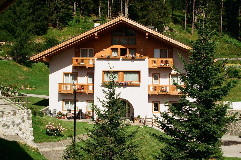 Hotel Garni Civetta Сельва-ди-Кадоре Экстерьер фото
