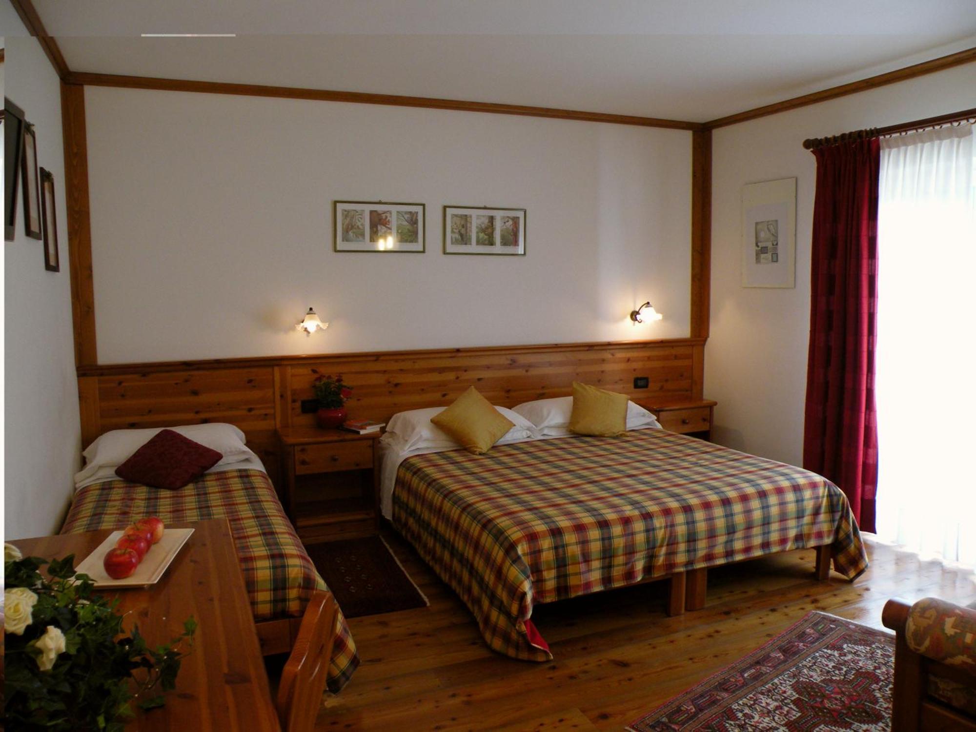 Hotel Garni Civetta Сельва-ди-Кадоре Экстерьер фото